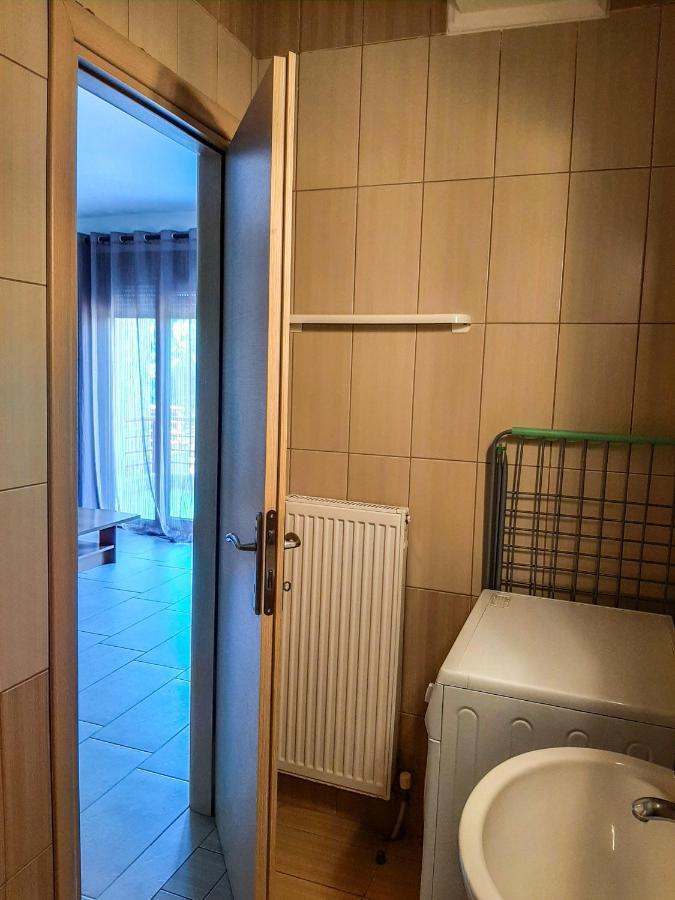 Canal Luxury Apartments Nea Poteidaia Exterior foto