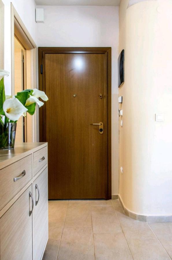 Canal Luxury Apartments Nea Poteidaia Exterior foto